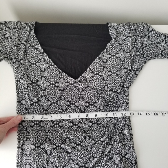 Ann Taylor LOFT Ruched Sides Wrap Long Sleeve Blouse Size M Black & White - Picture 2 of 8